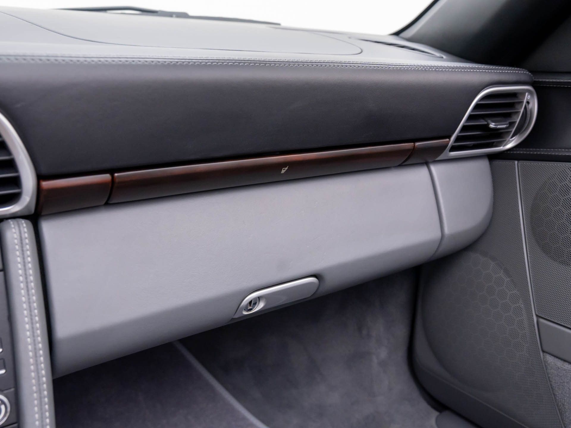2012 Porsche 911 S Cabriolet photo 26