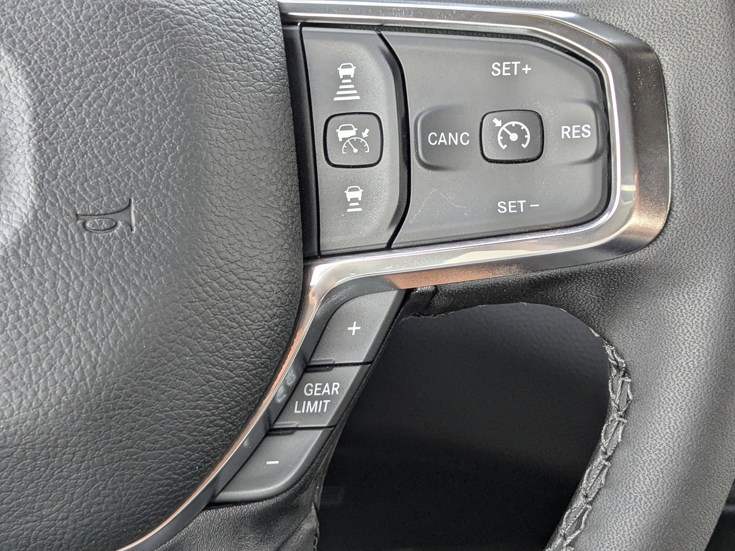 2025 Ram 2500 Laramie photo 23