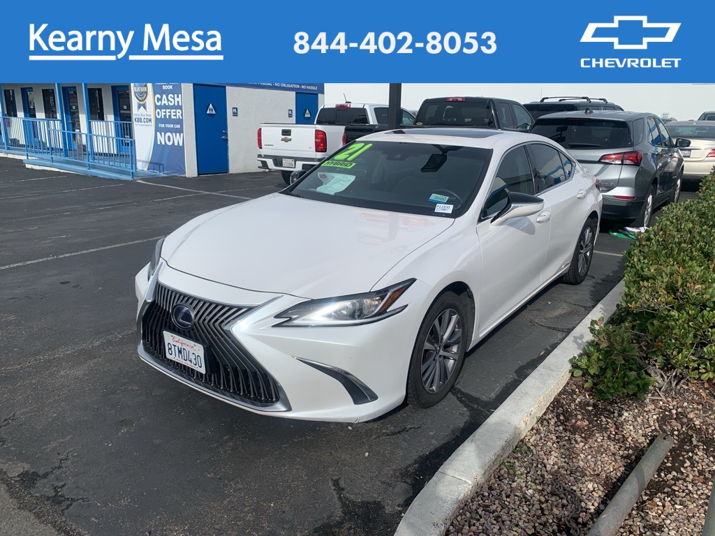 2021 Lexus ES Hybrid 300h's photo