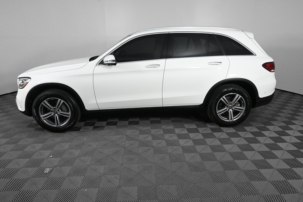 2022 Mercedes Benz GLC 300 photo 3