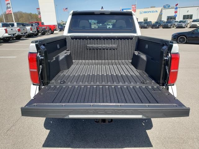 2025 Toyota Tacoma SR5 4x4 Double Cab photo 6