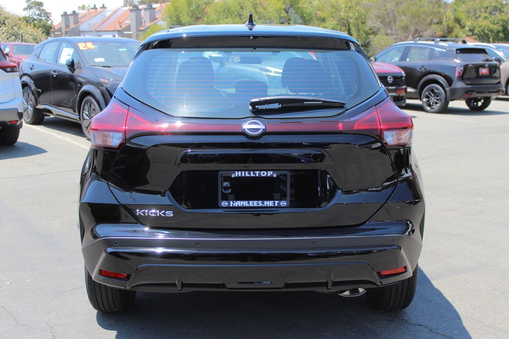 2025 Nissan Kicks Play S photo 6