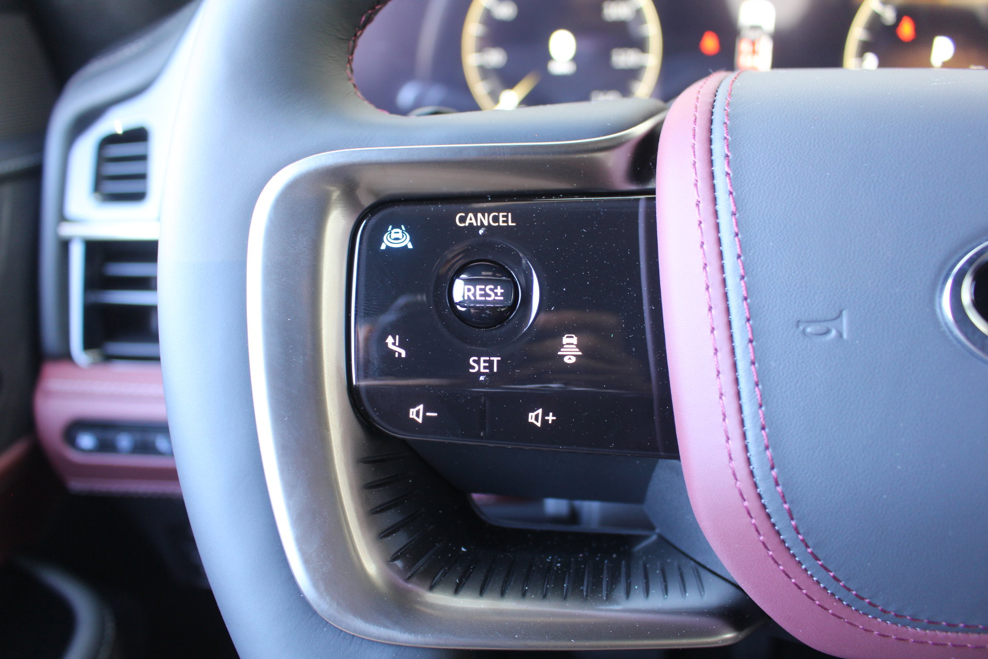 2026 Infiniti QX80 photo 24