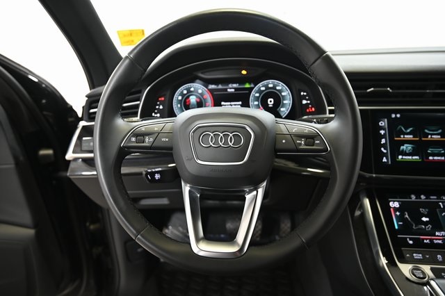 2022 Audi Q7 55 Premium photo 3