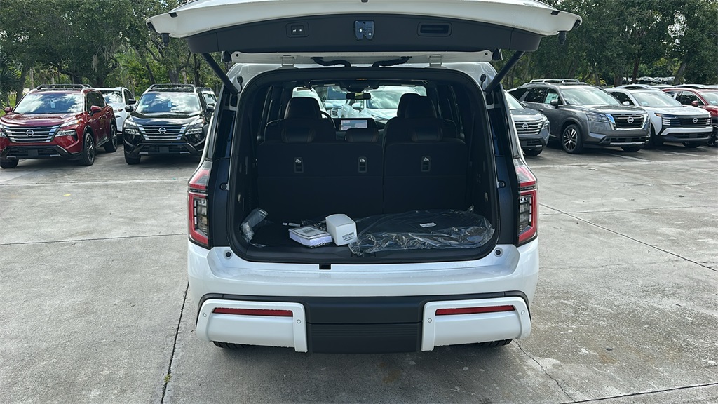 2025 Nissan Armada SL photo 26