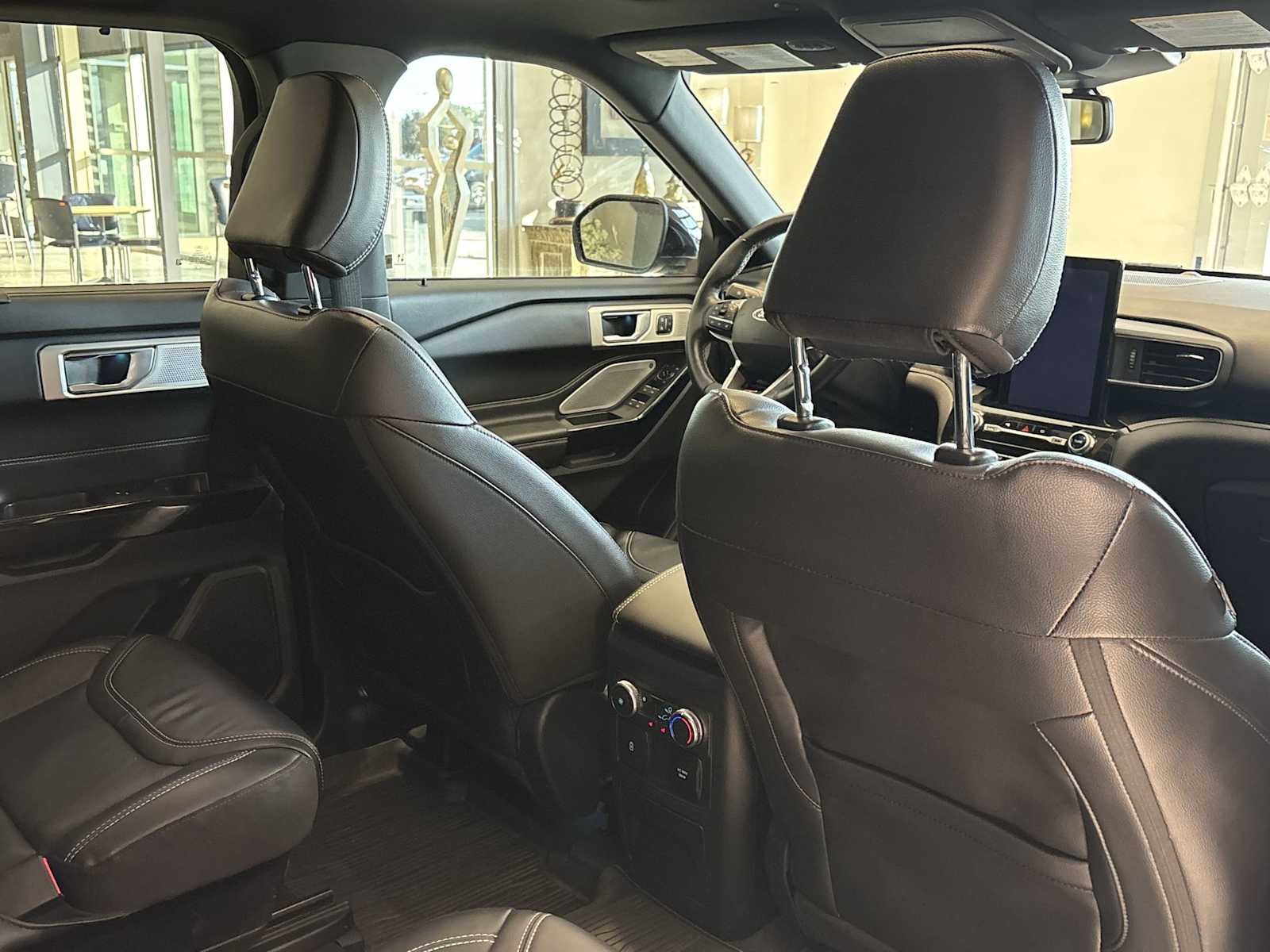2022 Ford Explorer ST photo 23