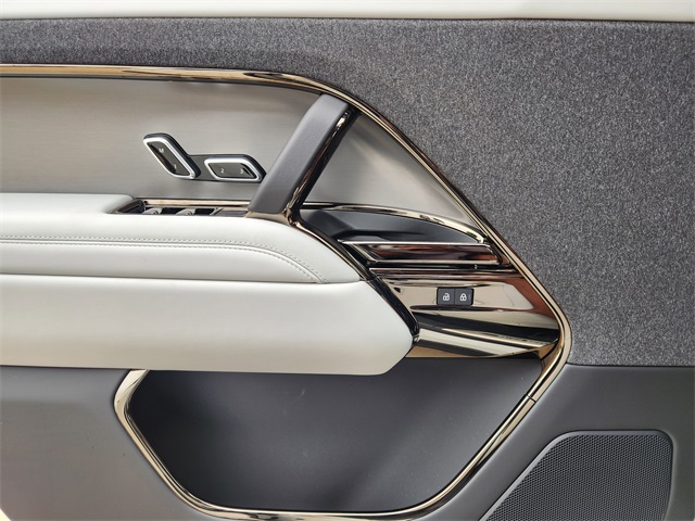 2025 Land Rover Range Rover Sport SE photo 10