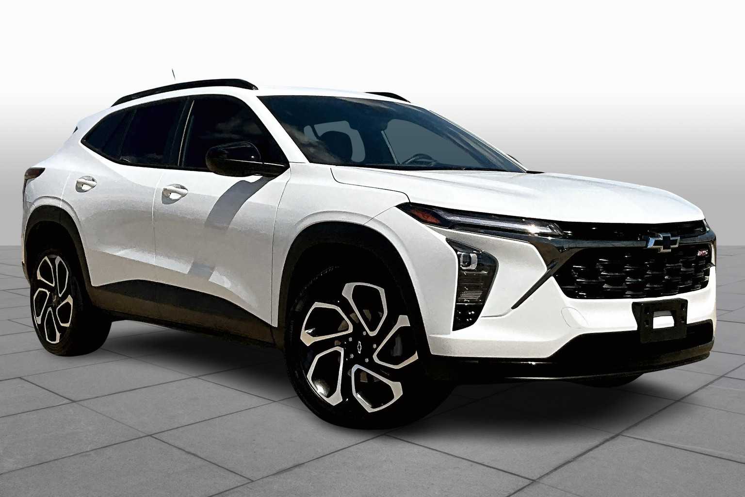 2025 Chevrolet Trax photo 2