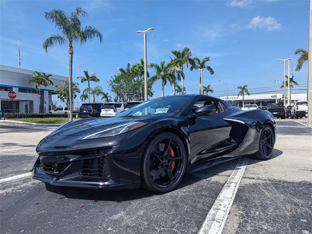 2025 Chevrolet Corvette E-Ray 2LZ photo 4