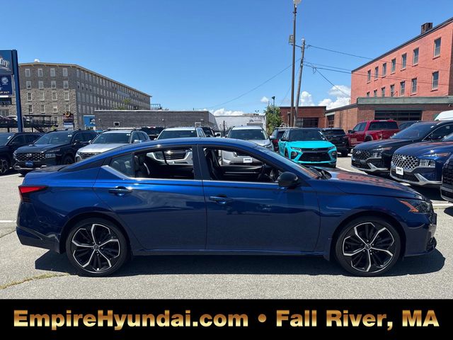 2024 Nissan Altima 2.5 SR photo 3