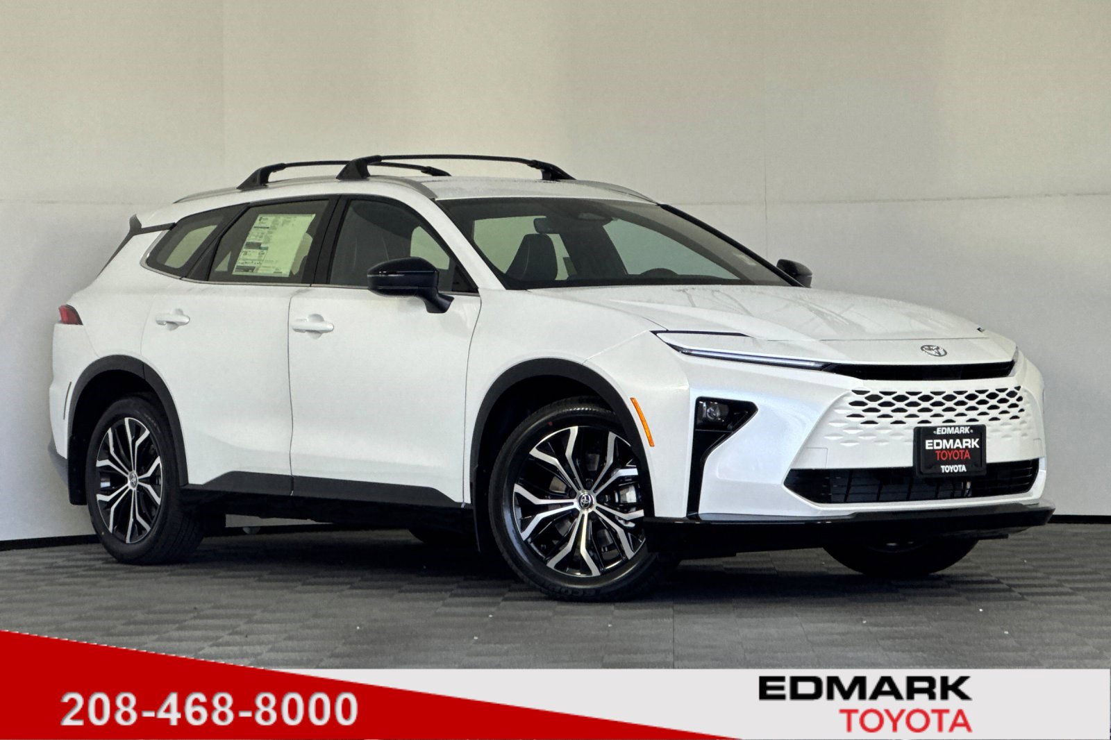 2025 Toyota Crown Signia XLE's photo