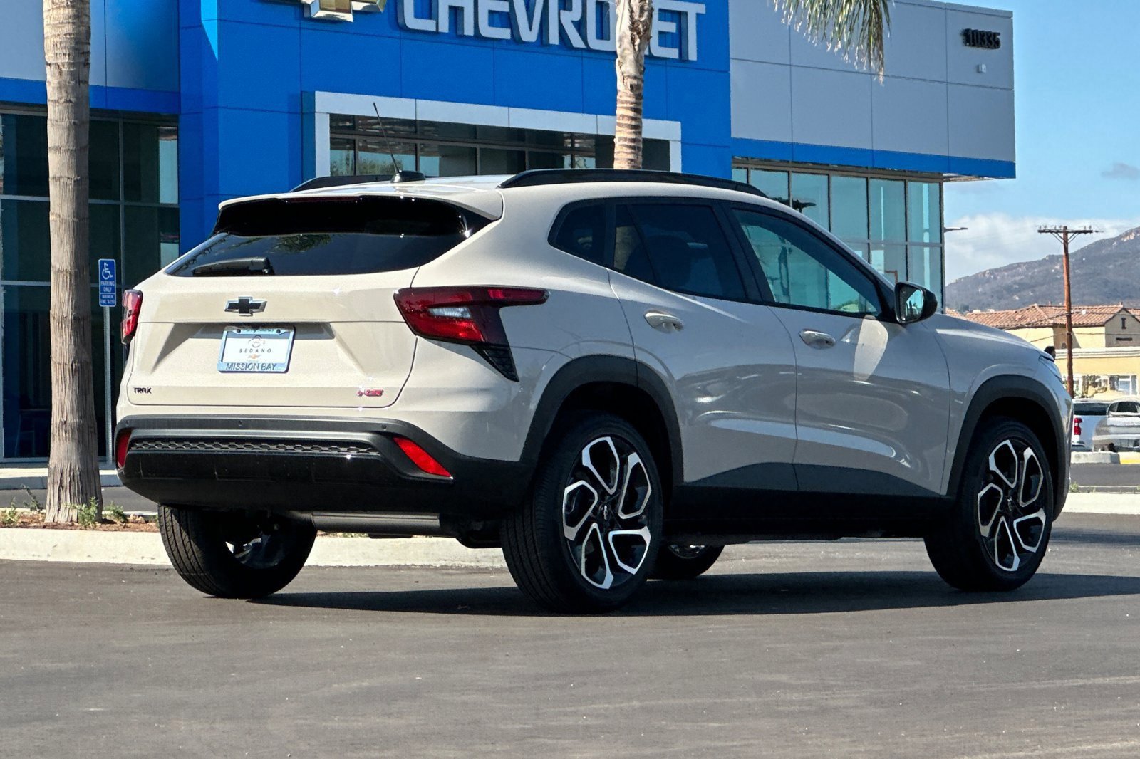 2026 Chevrolet Trax photo 2