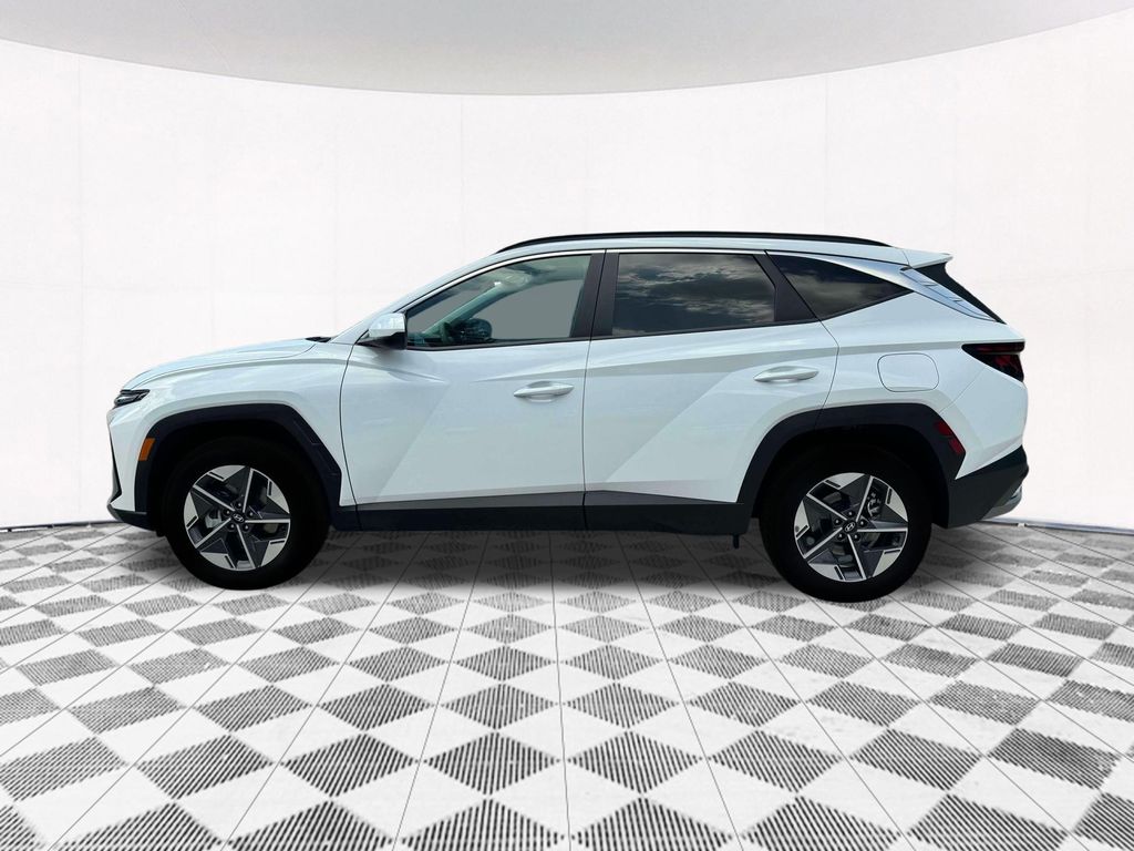 2025 Hyundai Tucson SEL photo 3