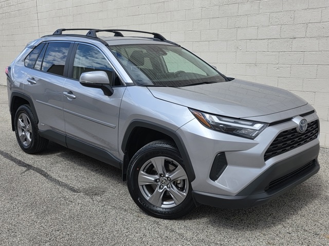 2024 Toyota RAV4 Hybrid XLE photo 6