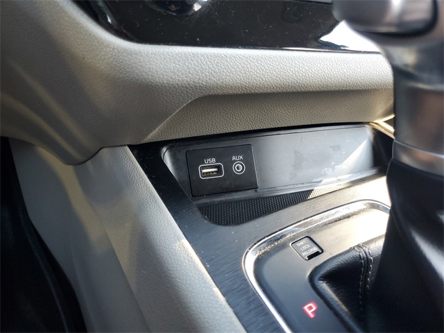 2017 Kia Sedona LX photo 24