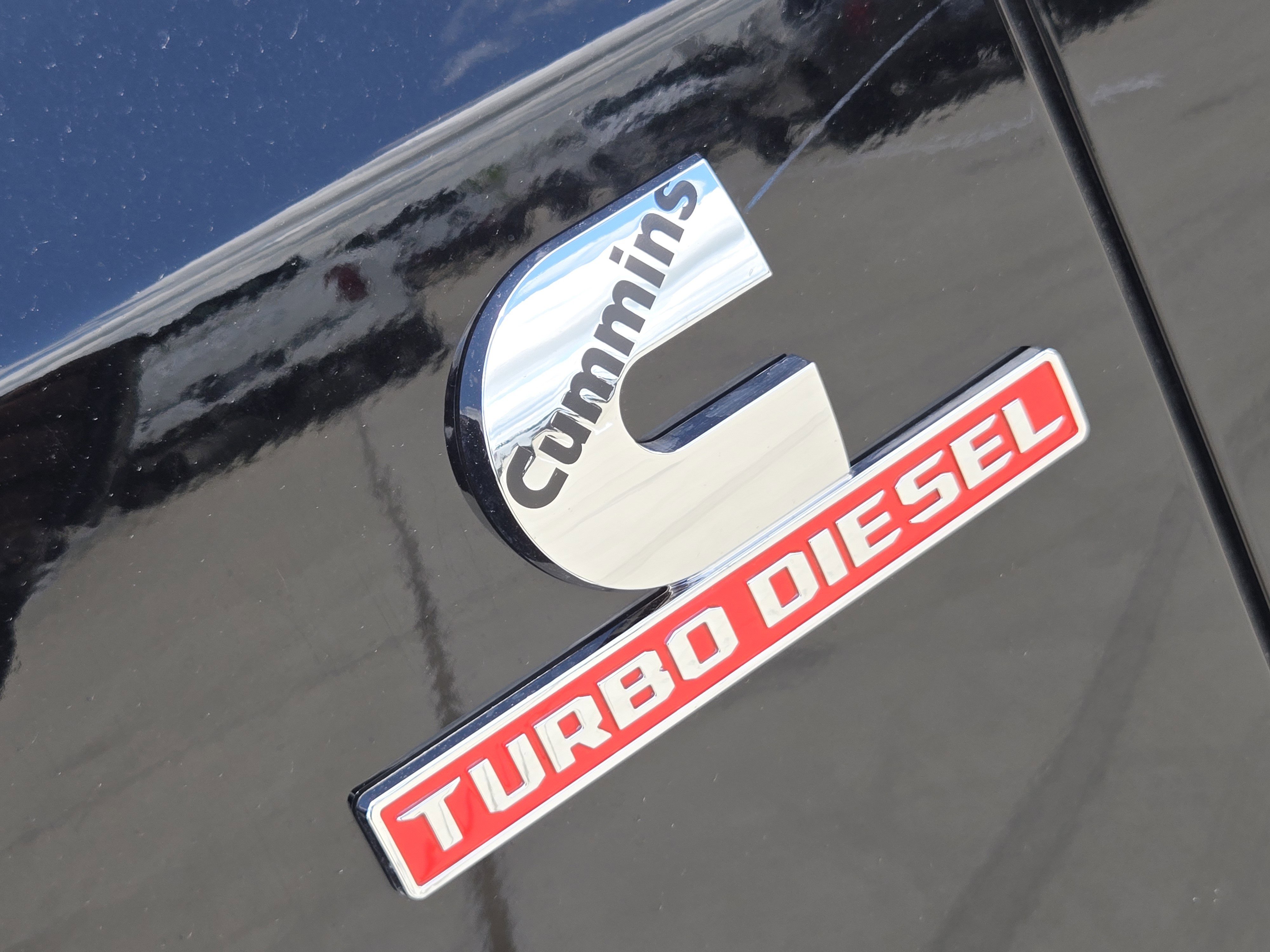 2025 Ram 3500 Laramie photo 4