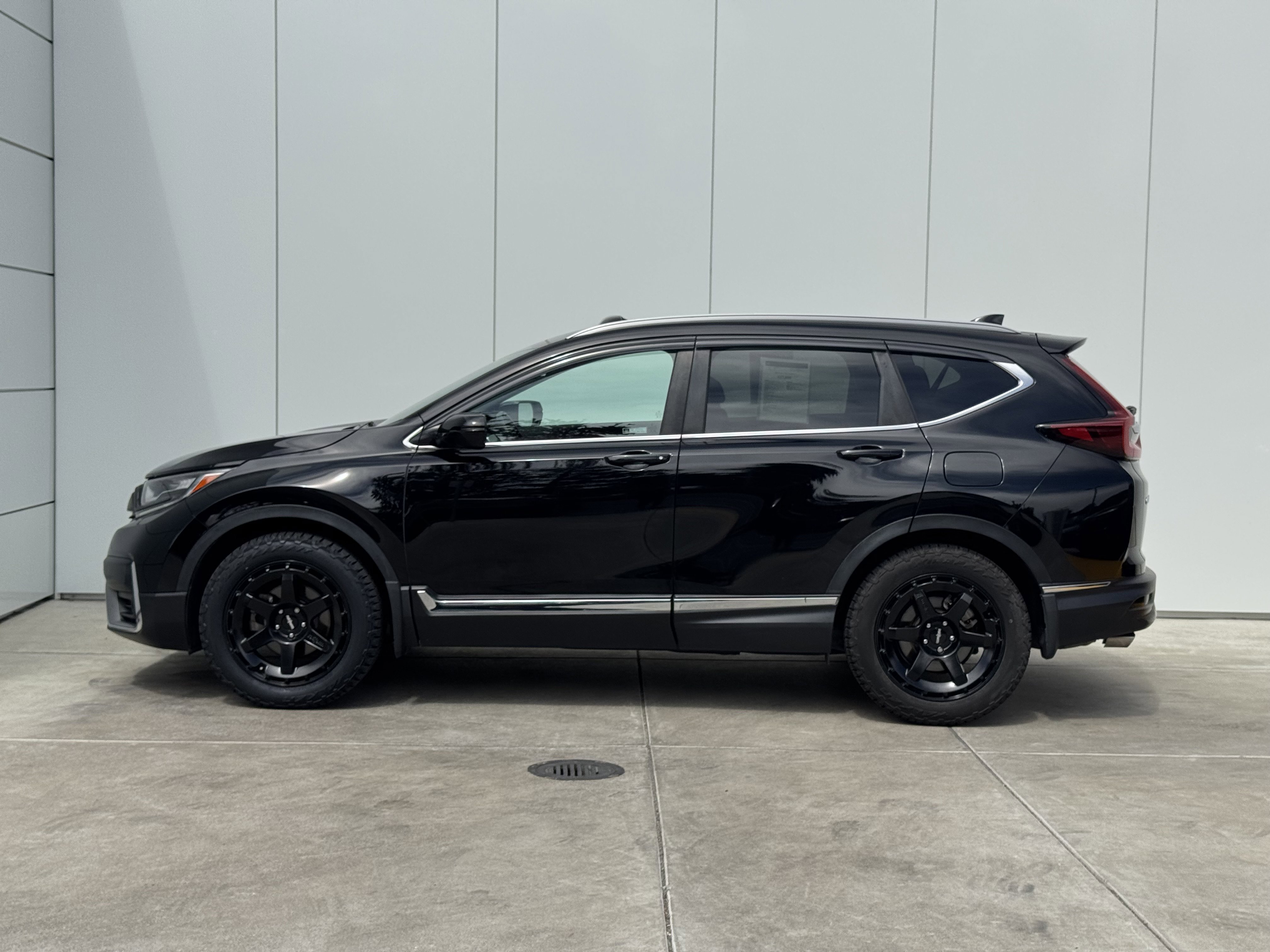 2020 Honda CR-V Touring photo 3