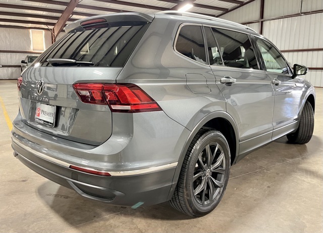 2024 Volkswagen Tiguan SE Wolfsburg Edition photo 2