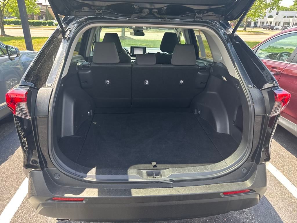 2022 Toyota RAV4 XLE photo 21