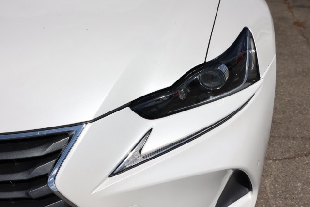 2020 Lexus IS 300 photo 9