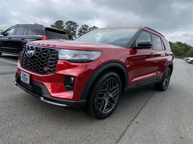 2025 Ford Explorer ST photo 7