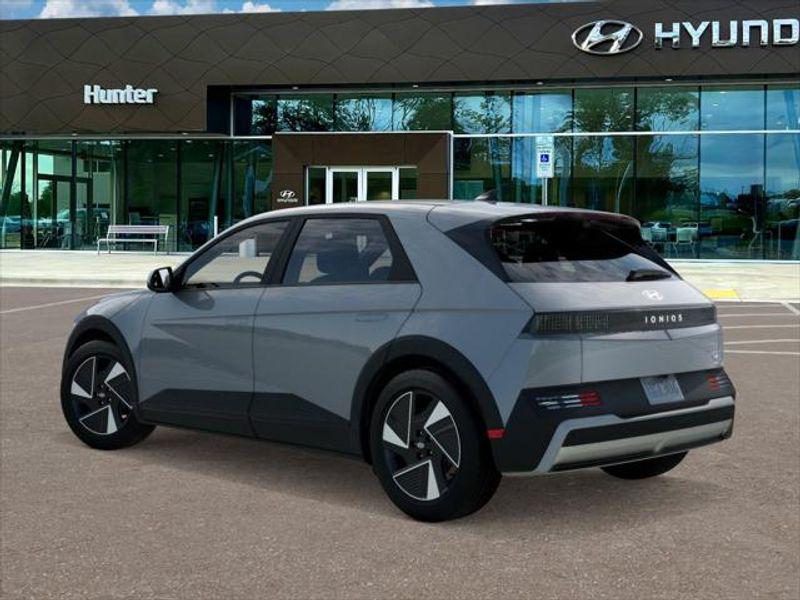 2025 Hyundai Ioniq 5 SE photo 3