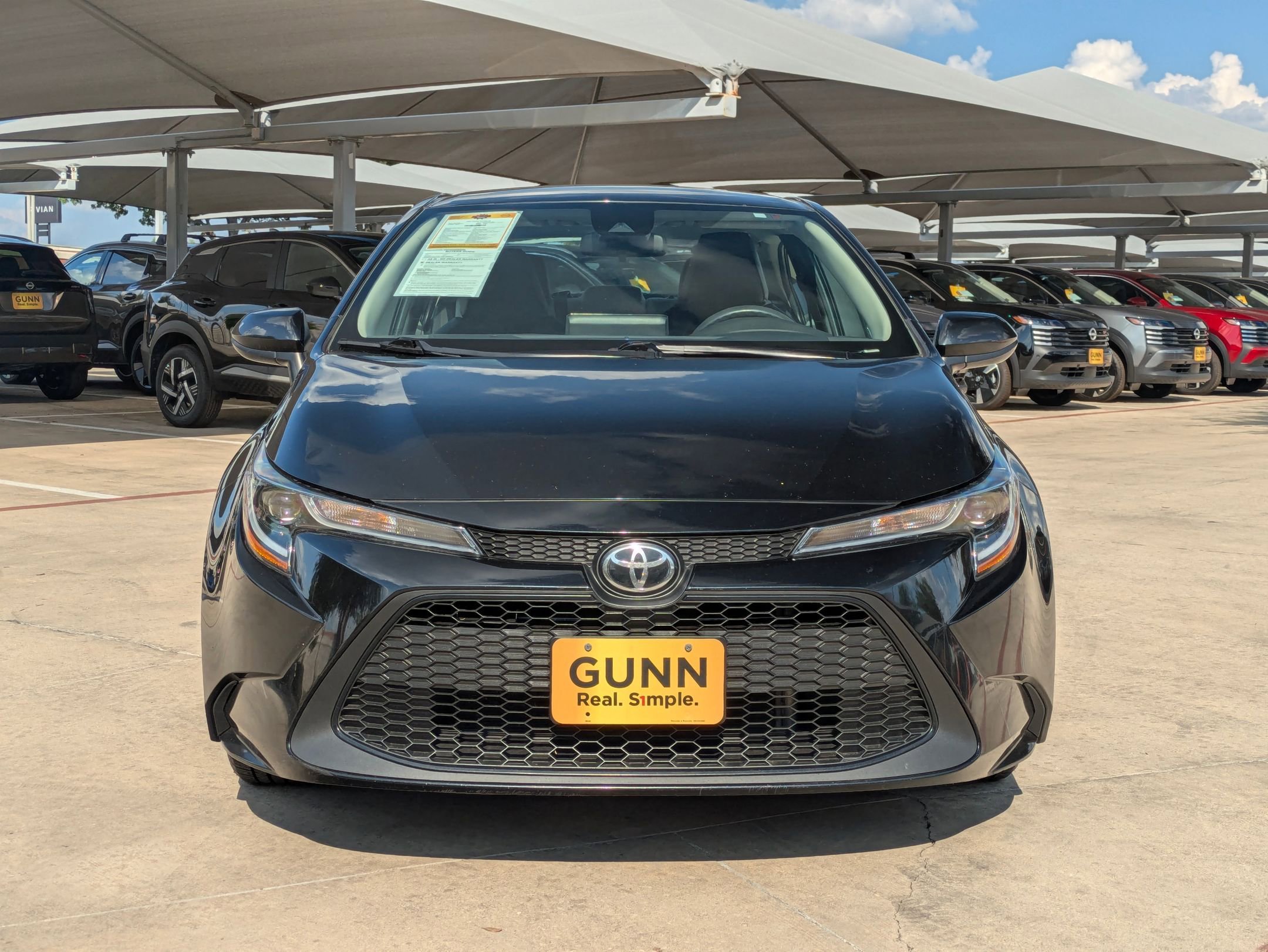 2022 Toyota Corolla LE photo 2