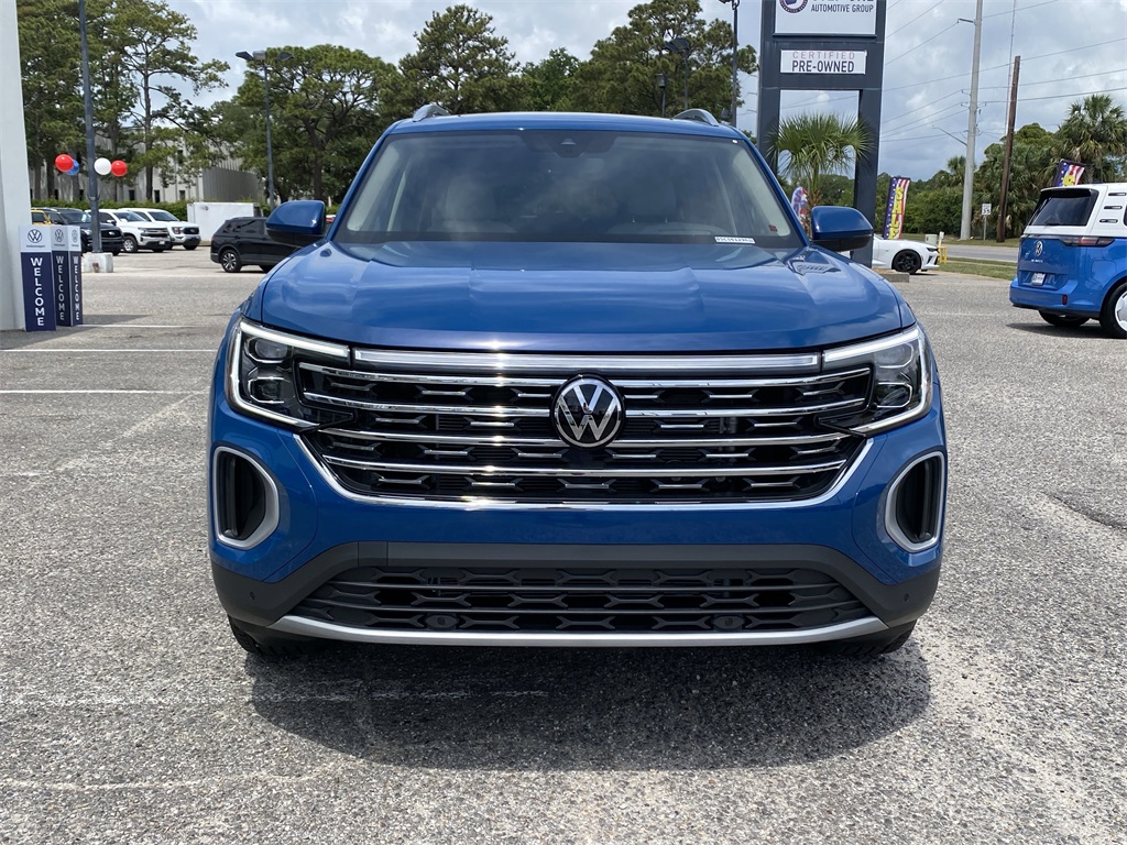 2025 Volkswagen Atlas SEL photo 2