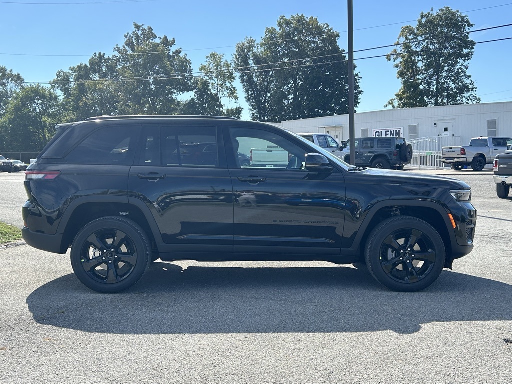 2025 Jeep Grand Cherokee Altitude X photo 2