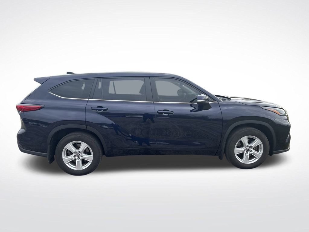 2023 Toyota Highlander Limited Platinum XLE XSE photo 2
