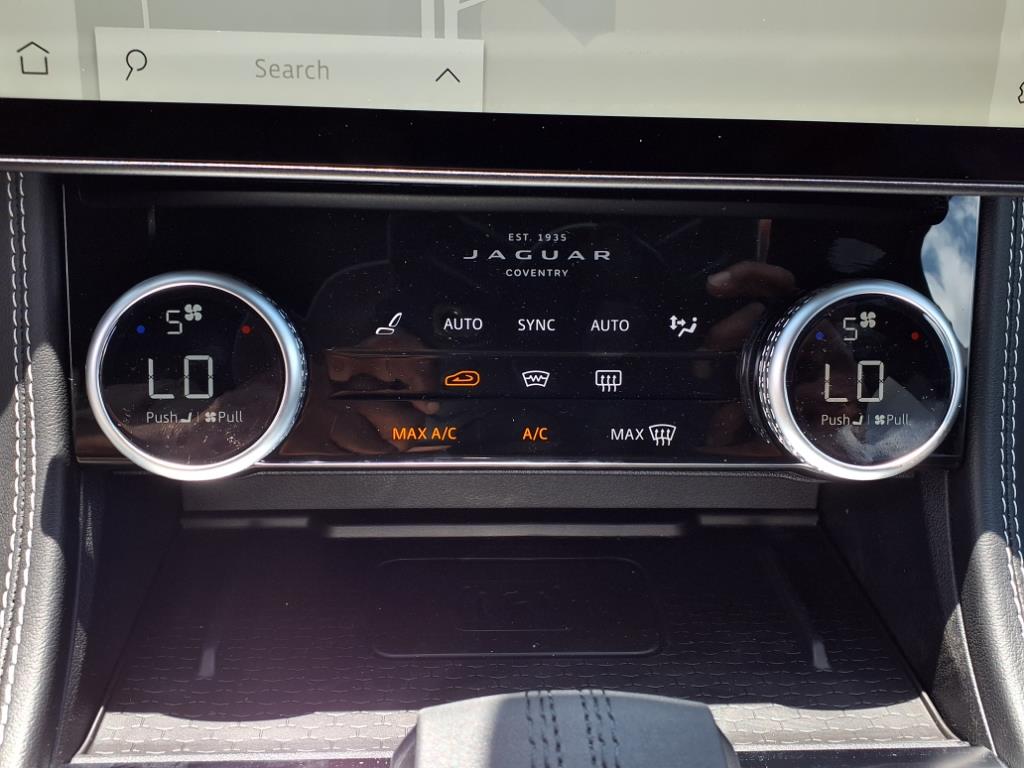 2026 Jaguar F-PACE P400 R-Dynamic S photo 13