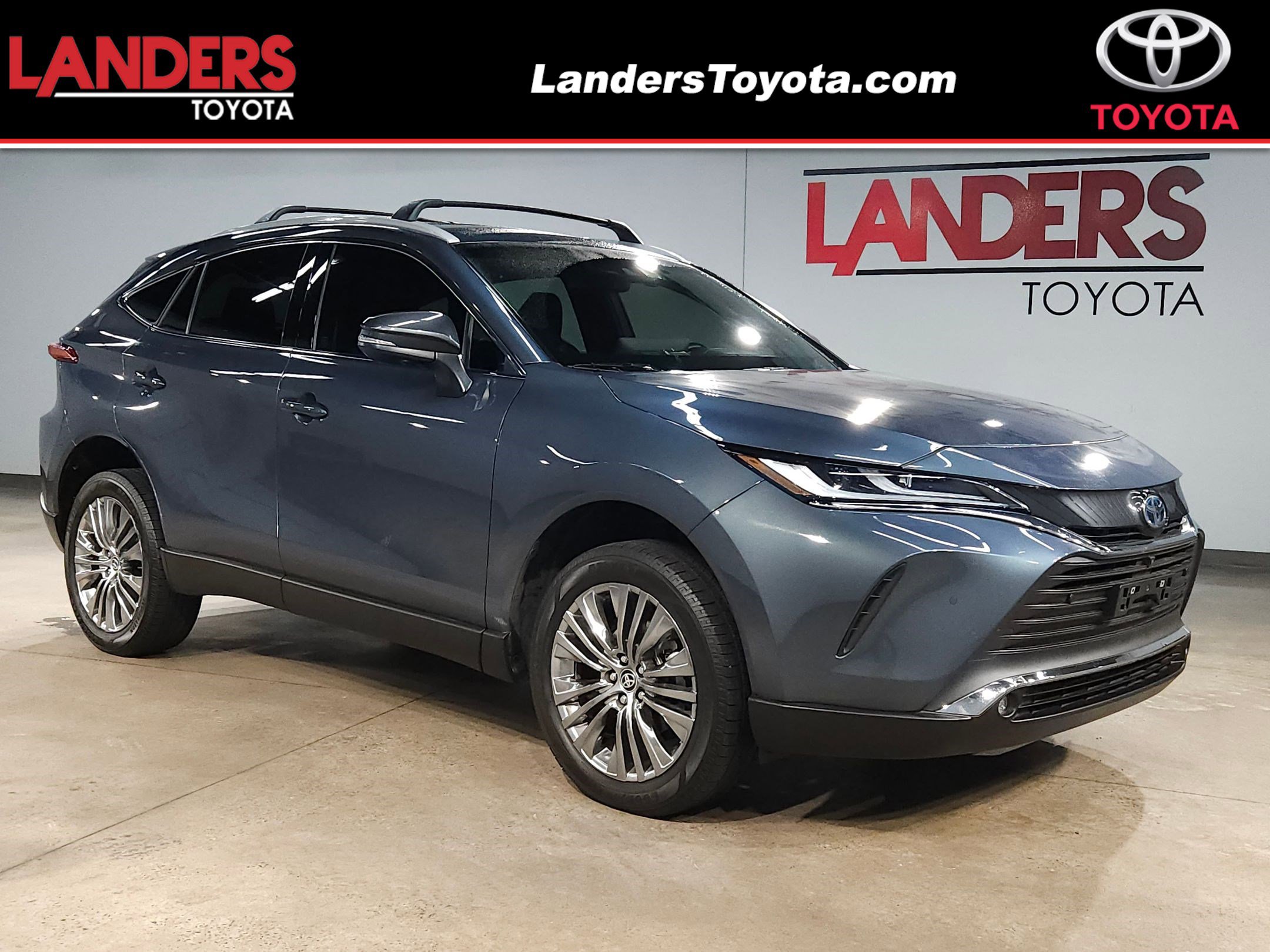 2024 Toyota Venza Limited's photo