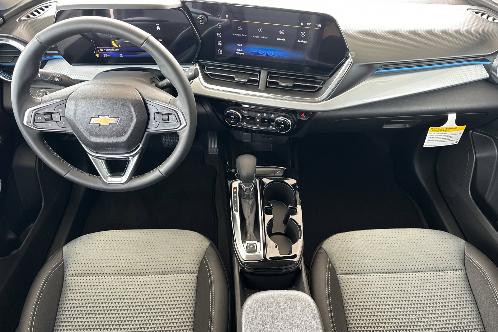 2025 Chevrolet Trax LT photo 13