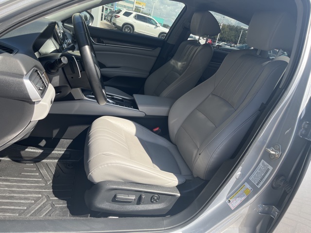 2019 Honda Accord Hybrid EX-L photo 19