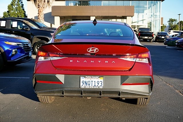 Used 2025 Red Hyundai SEL Sport image 8