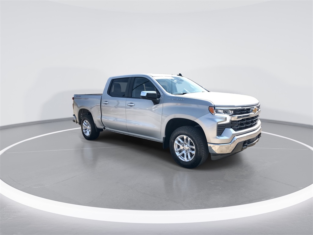 2022 Chevrolet Silverado 1500 LT photo 2