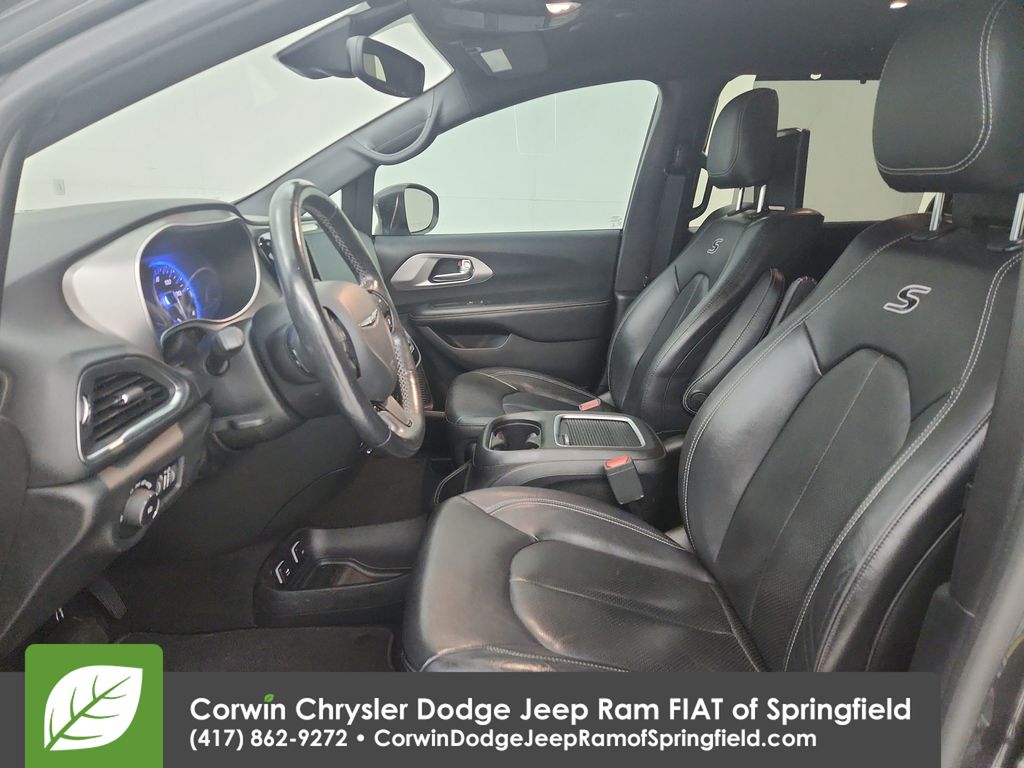 2019 Chrysler Pacifica Touring Plus photo 2