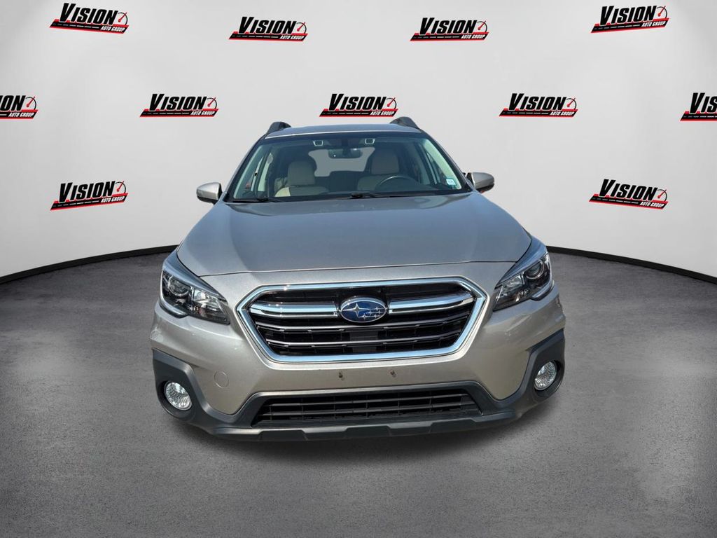 2019 Subaru Outback 2.5i Premium photo 2