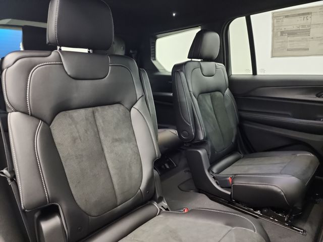 2025 Jeep Grand Cherokee Altitude X photo 9