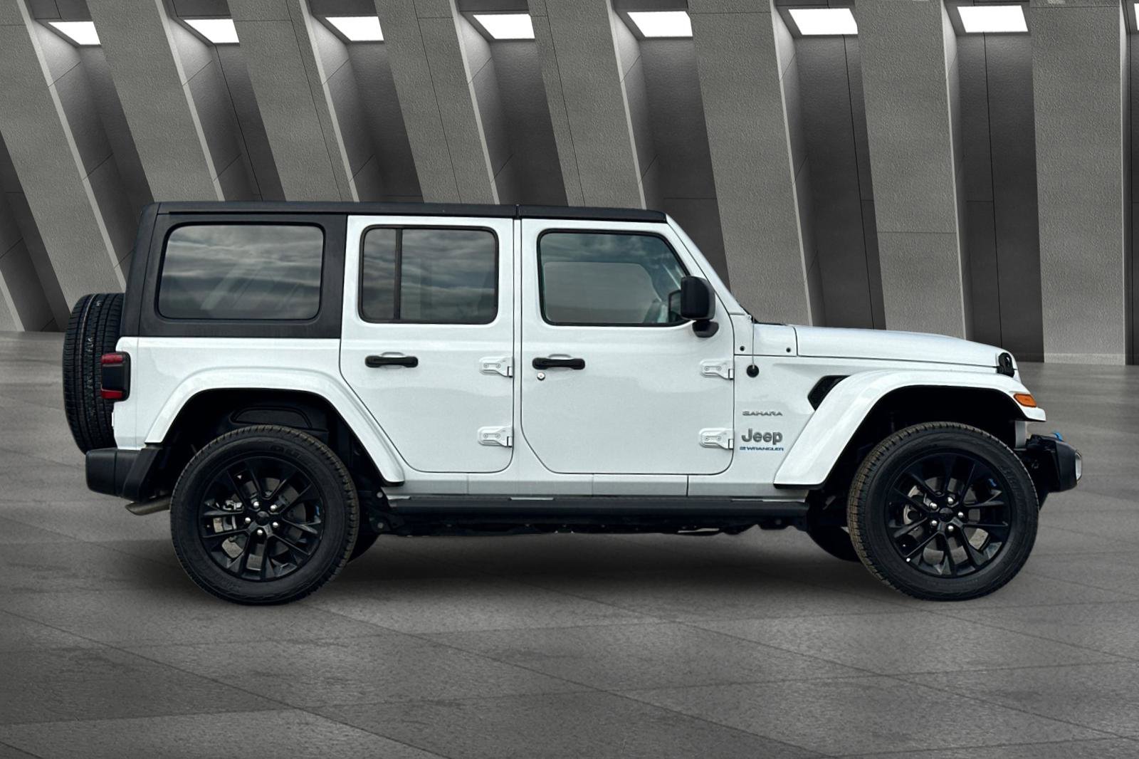 2023 Jeep Wrangler 4xe Sahara photo 2