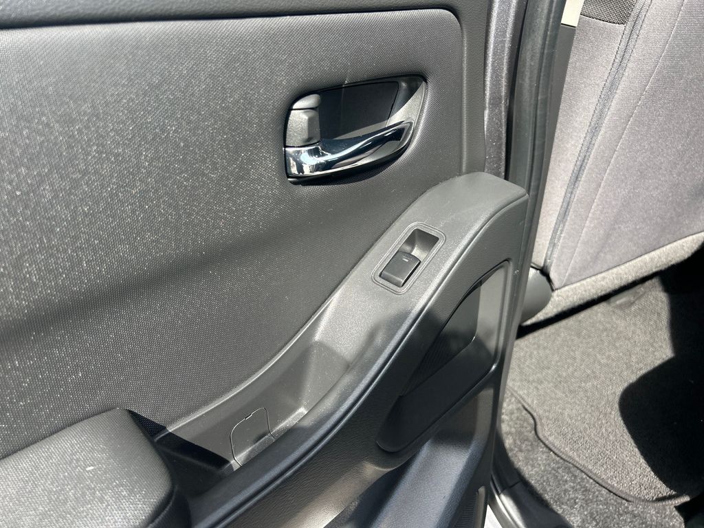 2024 Nissan Frontier SV photo 15