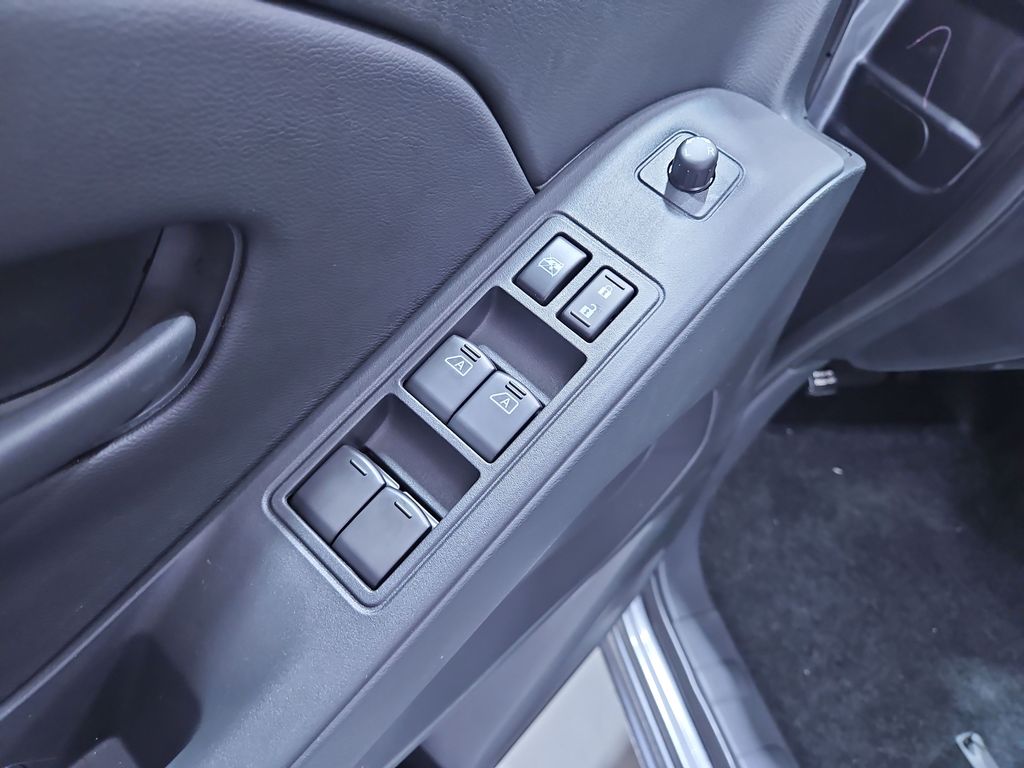 2026 Nissan Frontier SV photo 11