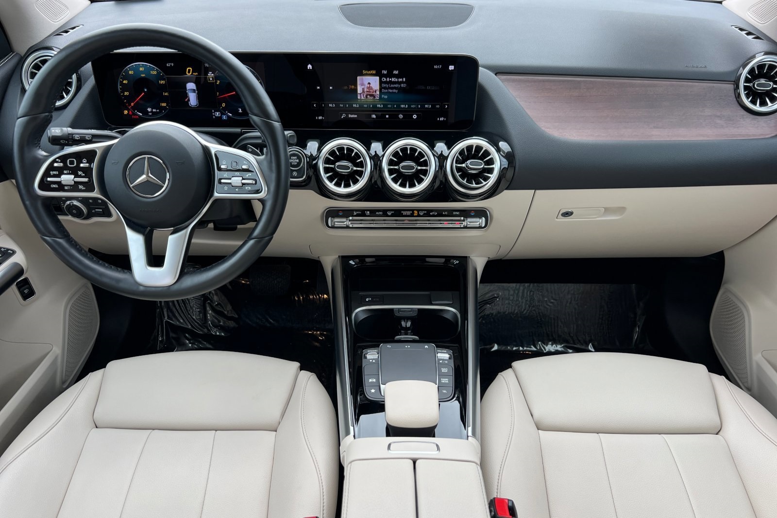 2023 Mercedes Benz GLA 250 photo 3