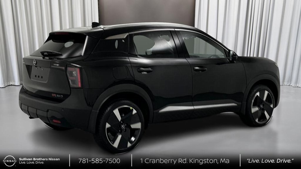 2025 Nissan Kicks SR photo 2