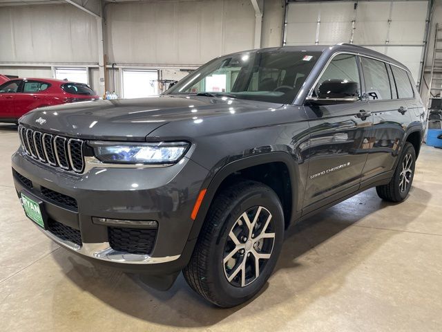 2025 Jeep Grand Cherokee Limited photo 5