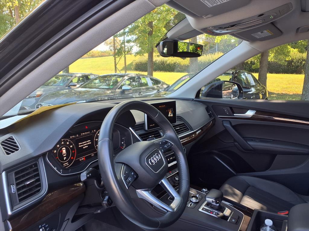 2020 Audi Q5 45 Premium Plus photo 11