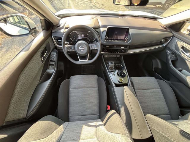2023 Nissan Rogue SV photo 11
