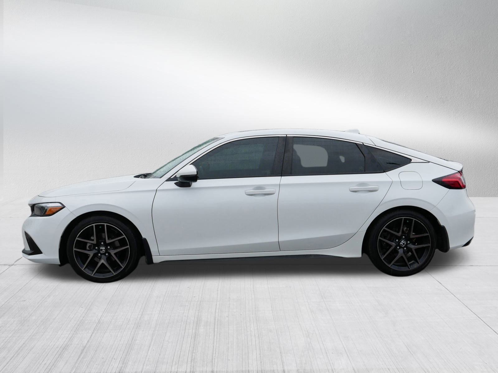2023 Honda Civic Hatchback Sport Touring photo 2