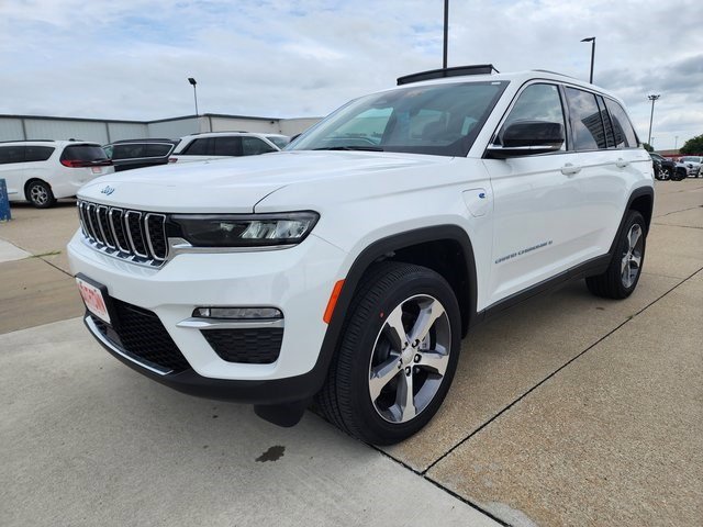 2023 Jeep Cherokee 4xe Overland photo 3