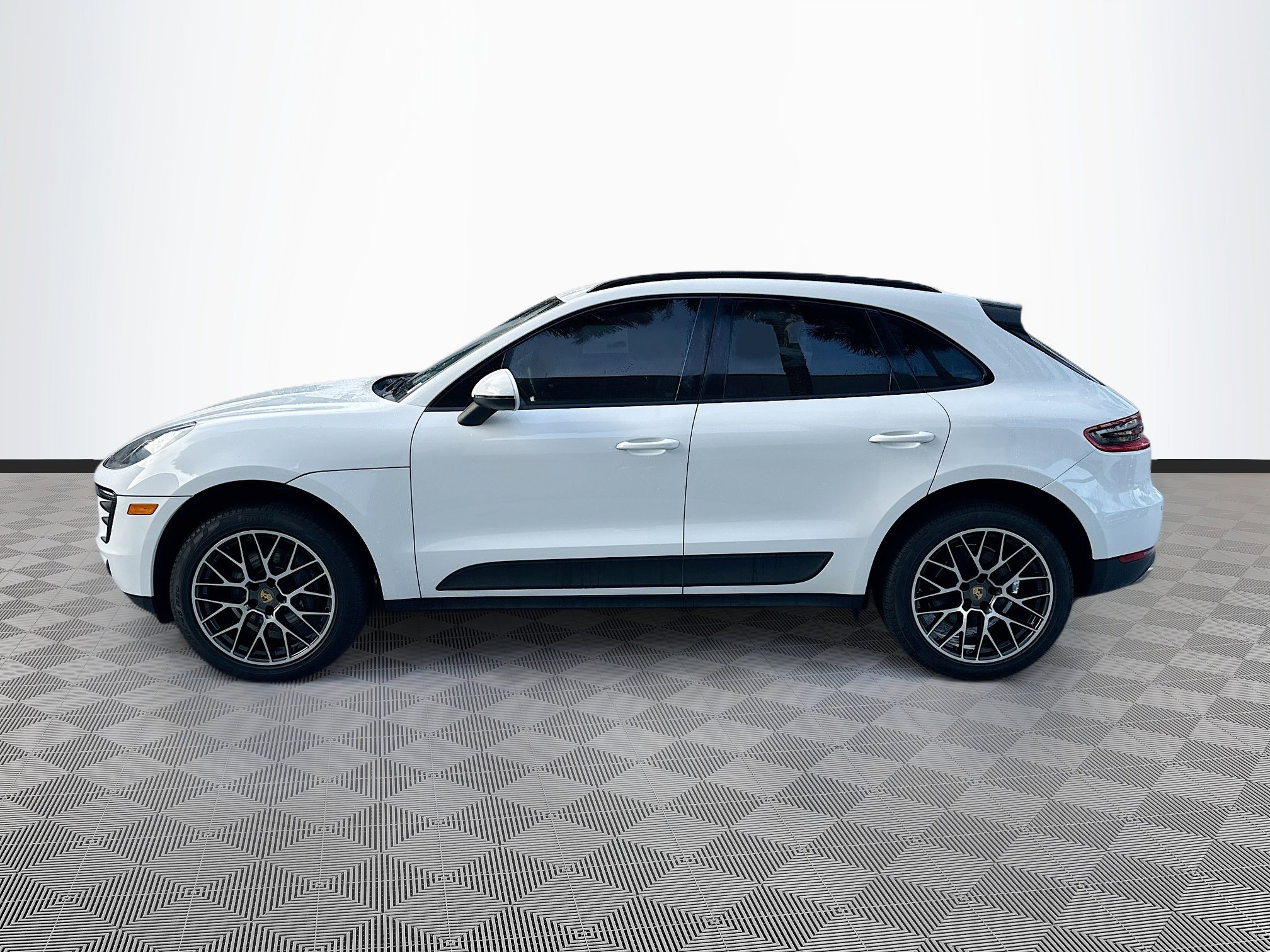 2018 Porsche Macan photo 4